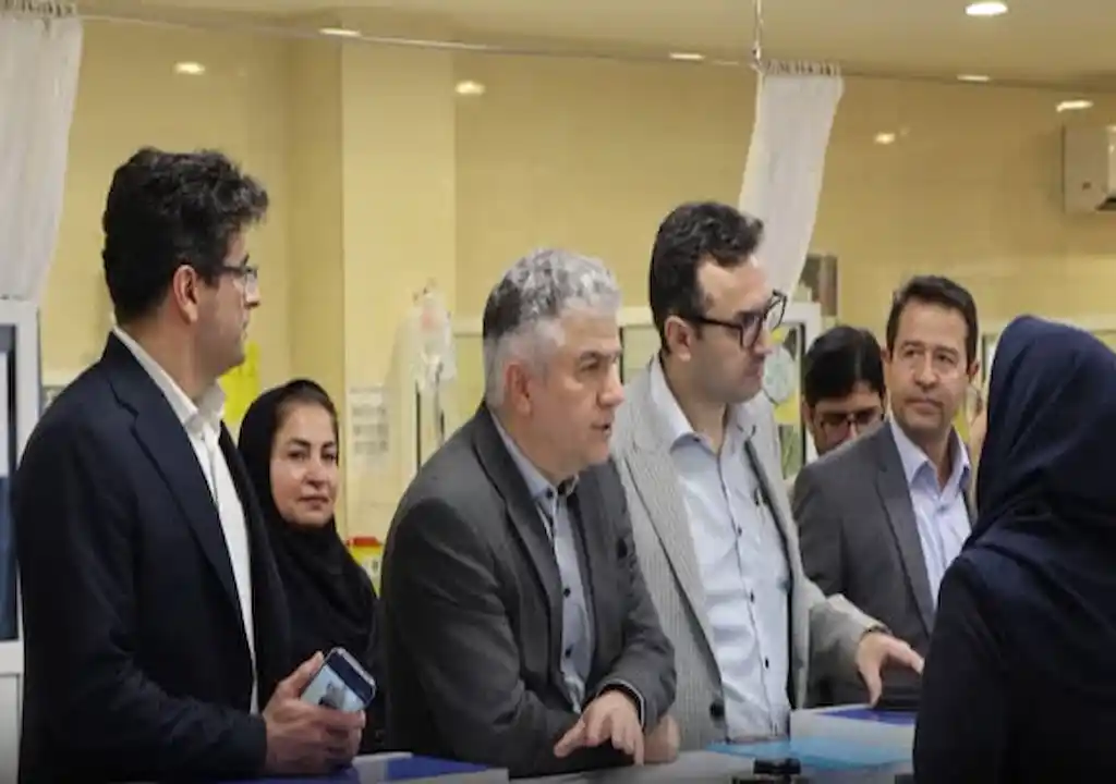 معاون وزیر بهداشت:کمبود تخت و نیروی انسانی از چالشهای اصلی درمان هرمزگان است