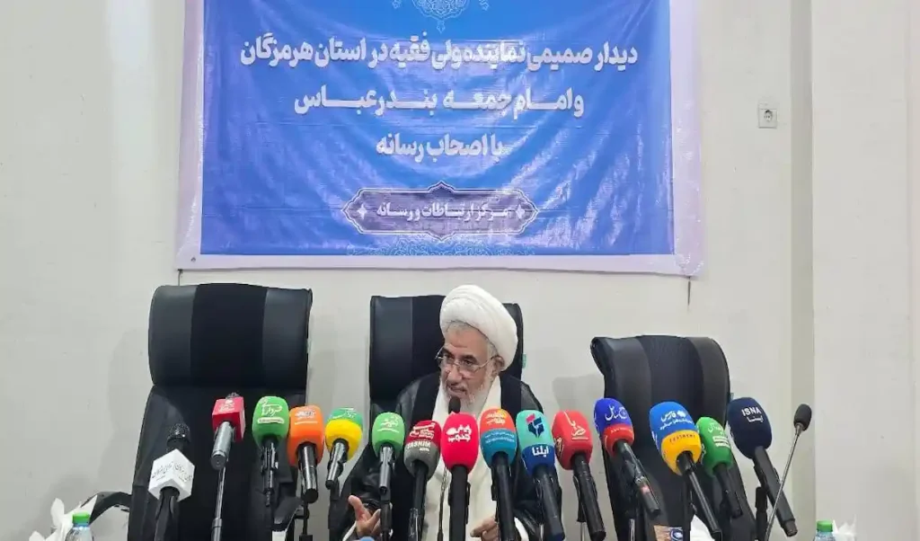 نماینده ولی‌فقیه در هرمزگان خواستار شفافیت مسئولیت‌های اجتماعی صنایع شد