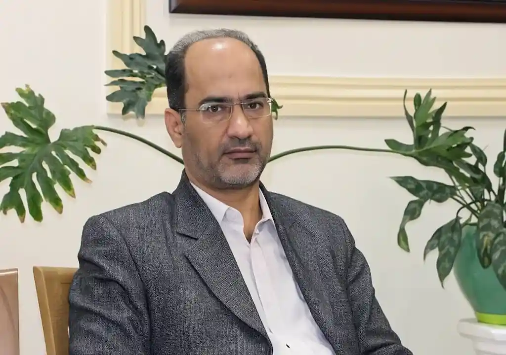 احسان کامرانی، استاد دانشگاه هرمزگان، عضو فرهنگستان علوم ایران شد